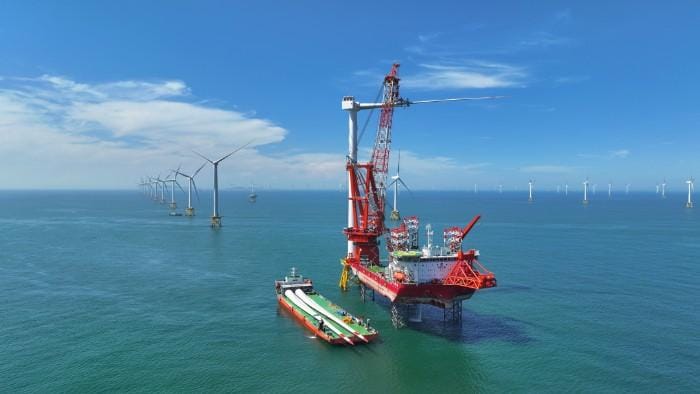 Китай запустил морской ветропарк с турбинами мощностью 18 мегаватт
